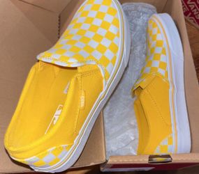 Women’s Size 7 Vans $30