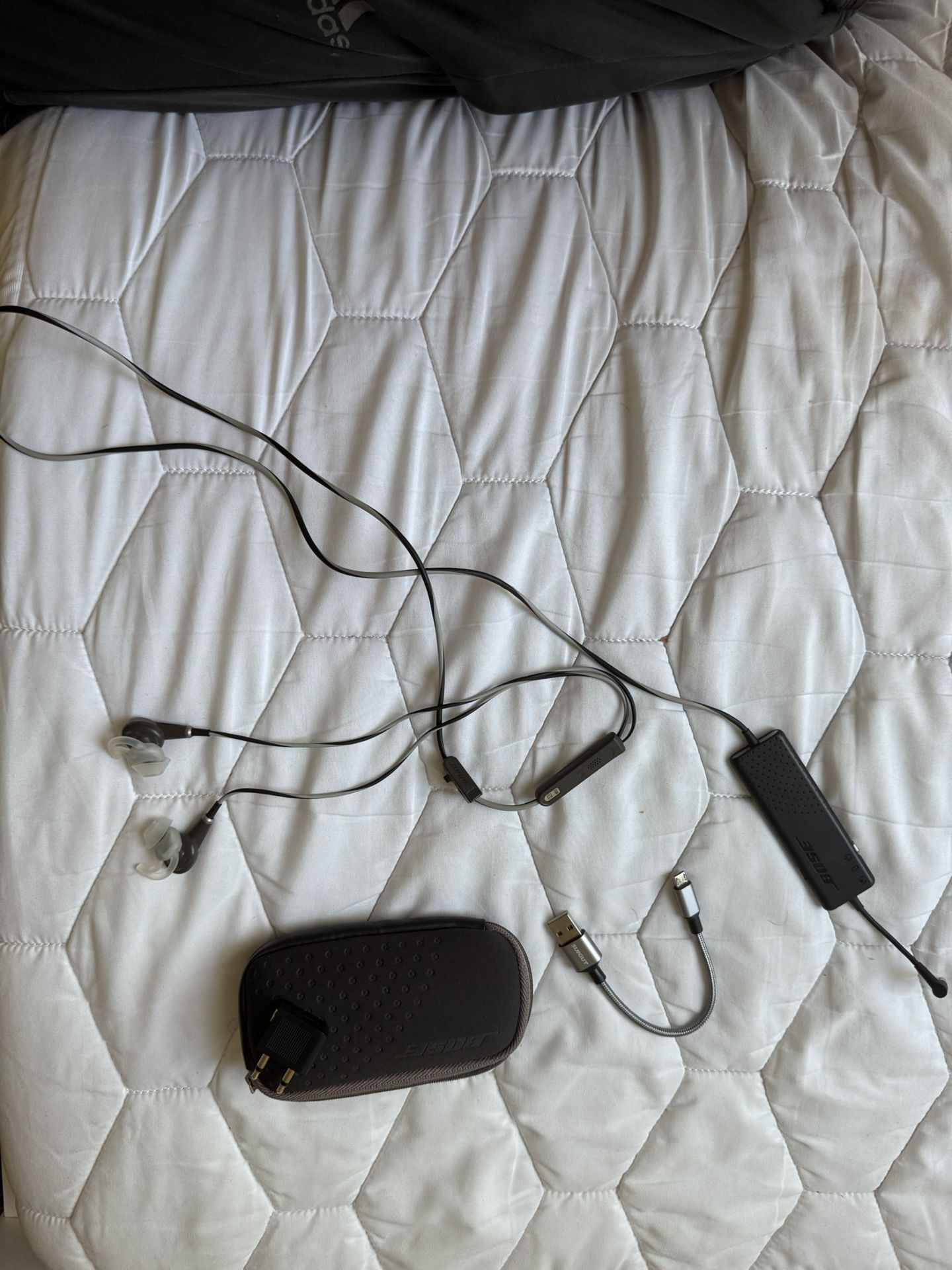 Bose QuietComfort 20 Noise Cancelling Headpone Bose QC20 Earbuds