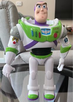 Buzz Lightyear Action Figure - Mattel Disney Pixar Toy Story