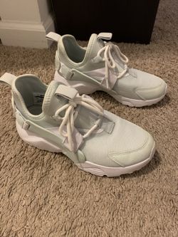 Women’s Nike Shoes Size 6.5