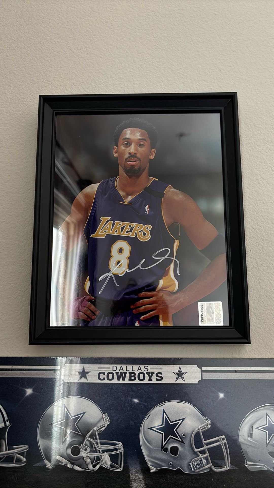 Signed 8 X 10 Kobe Bryant picture