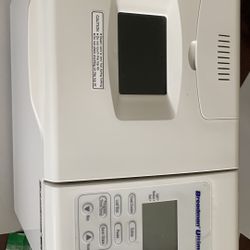 Breadman Ultimate TR2200C Bread Maker 