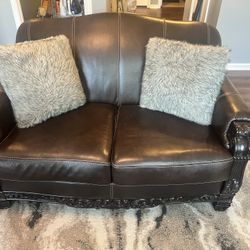 Leather Love Seat/sofa