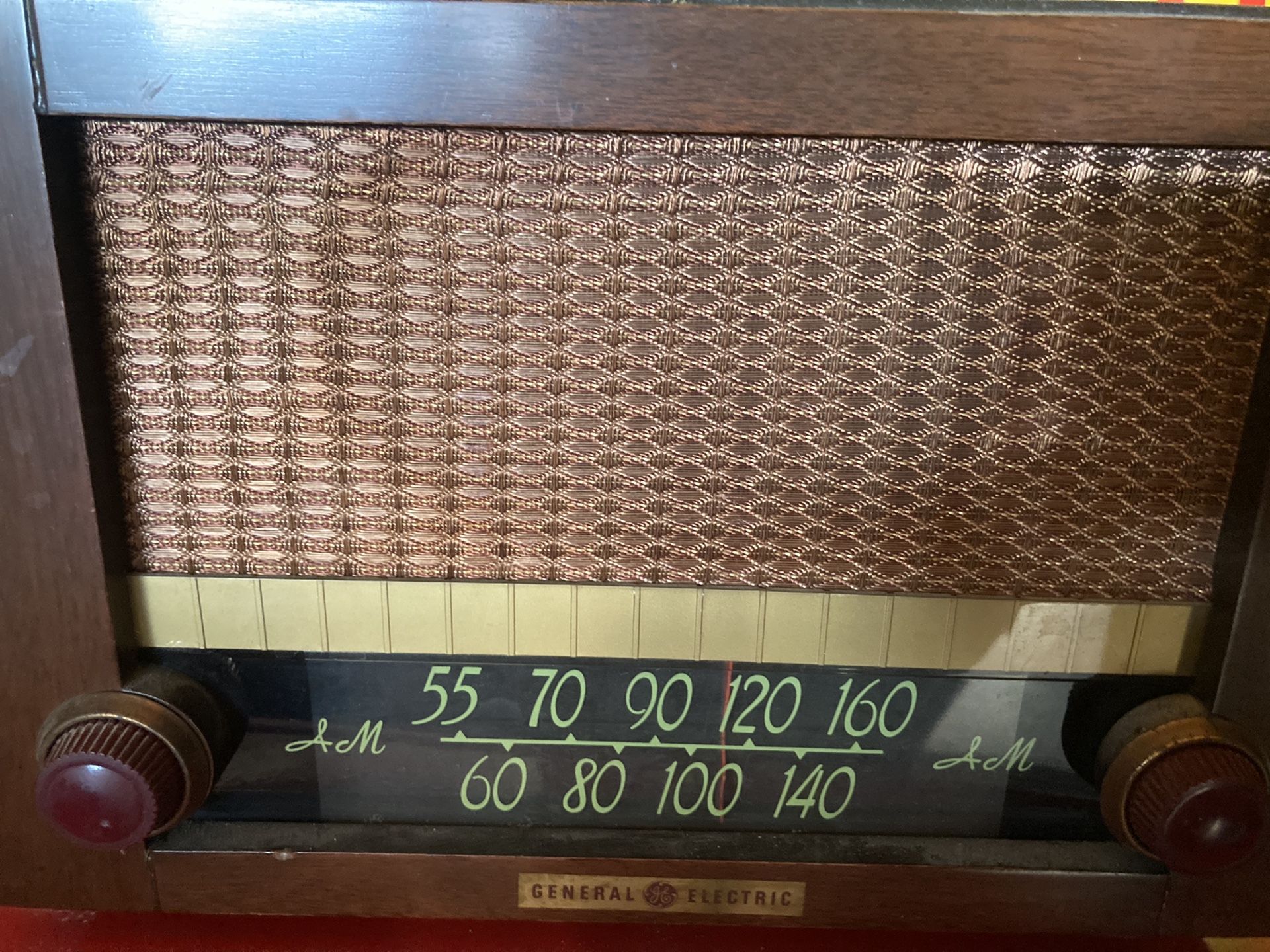 General Electric tube radio