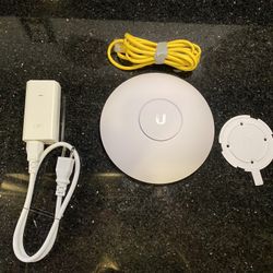 Ubiquiti Unifi AP Long Range Wireless Access Point & Networks PoE Injector 24VDC