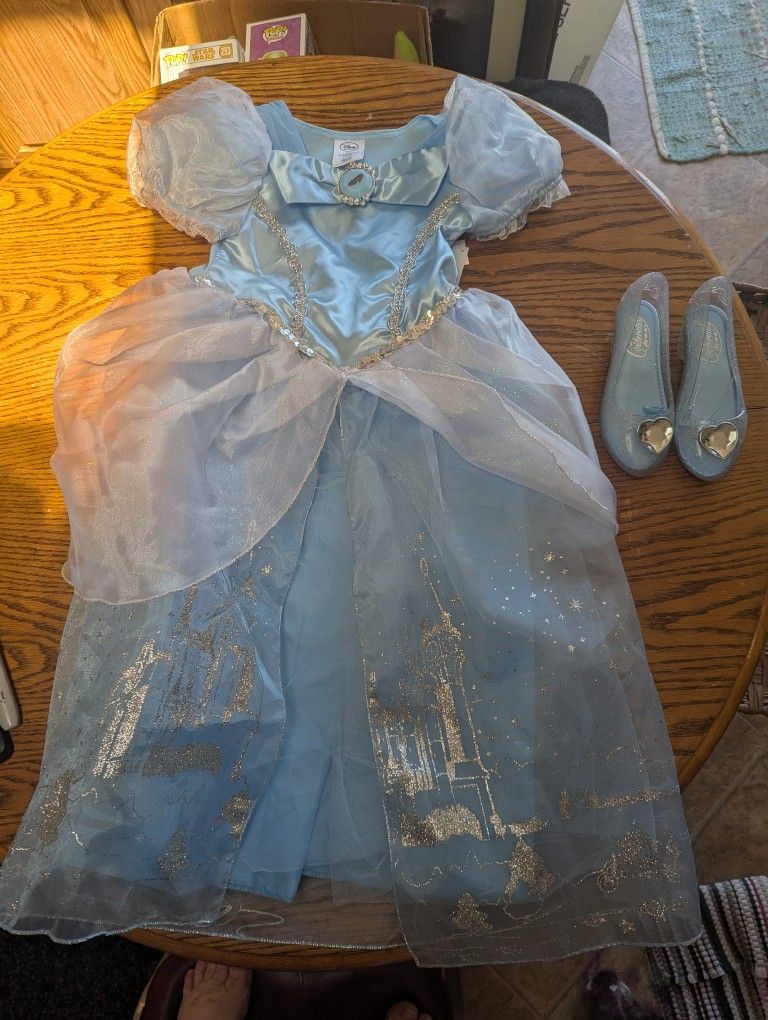 Disney's dress up Cinderella dress size 5/6 and Cinderella shoes size 9/10