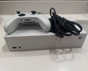 Xbox Series S (With Controller)
