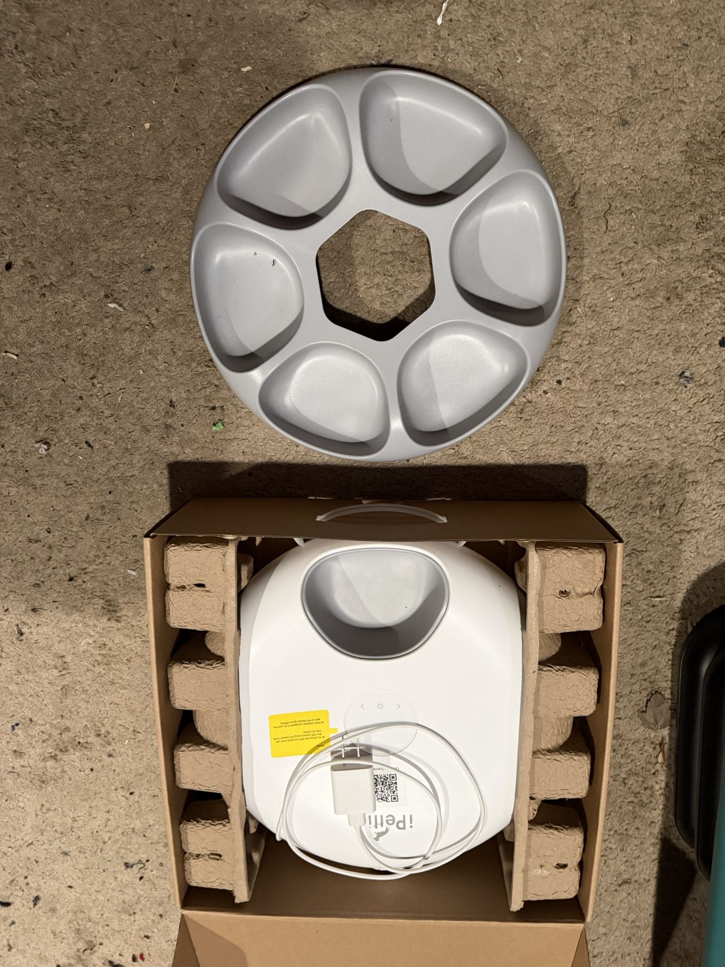 iPettie Donut Frost WiFi 6 Meal Automatic Cat Dispenser with App Control