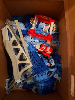 Magic tracks and car