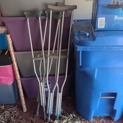 Crutches 