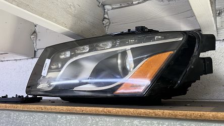 Headlight driver side Audi Q5, 2009 - 2011