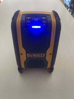 Dewalt Speaker with battery and charger