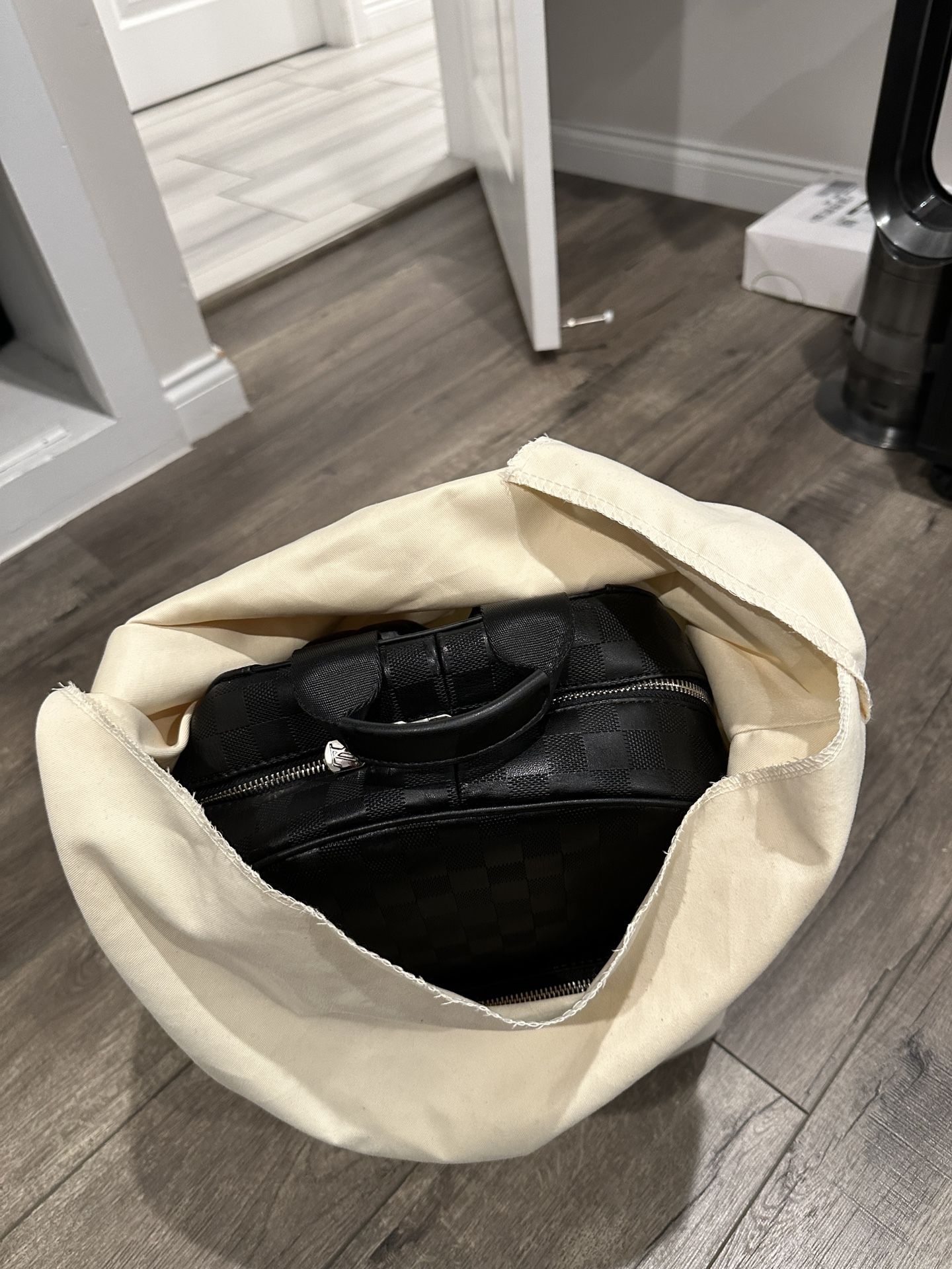 Ostrich Authentic Louis Vuitton Men Backpack for Sale in Los Angeles, CA -  OfferUp