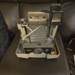 The Polaroid 420 Land Camera - Vintage collectible