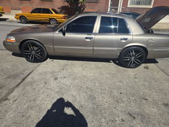 2004 Mercury Marquis