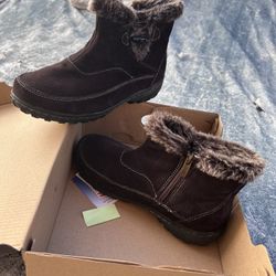 woman’s shoes 
