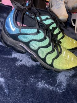 Vapor Max's Sizes 9
