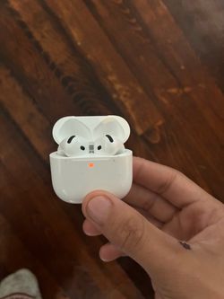 Apple AirPods 3 with Charging Case