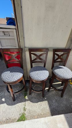 Wooden Swivel Bar Stools