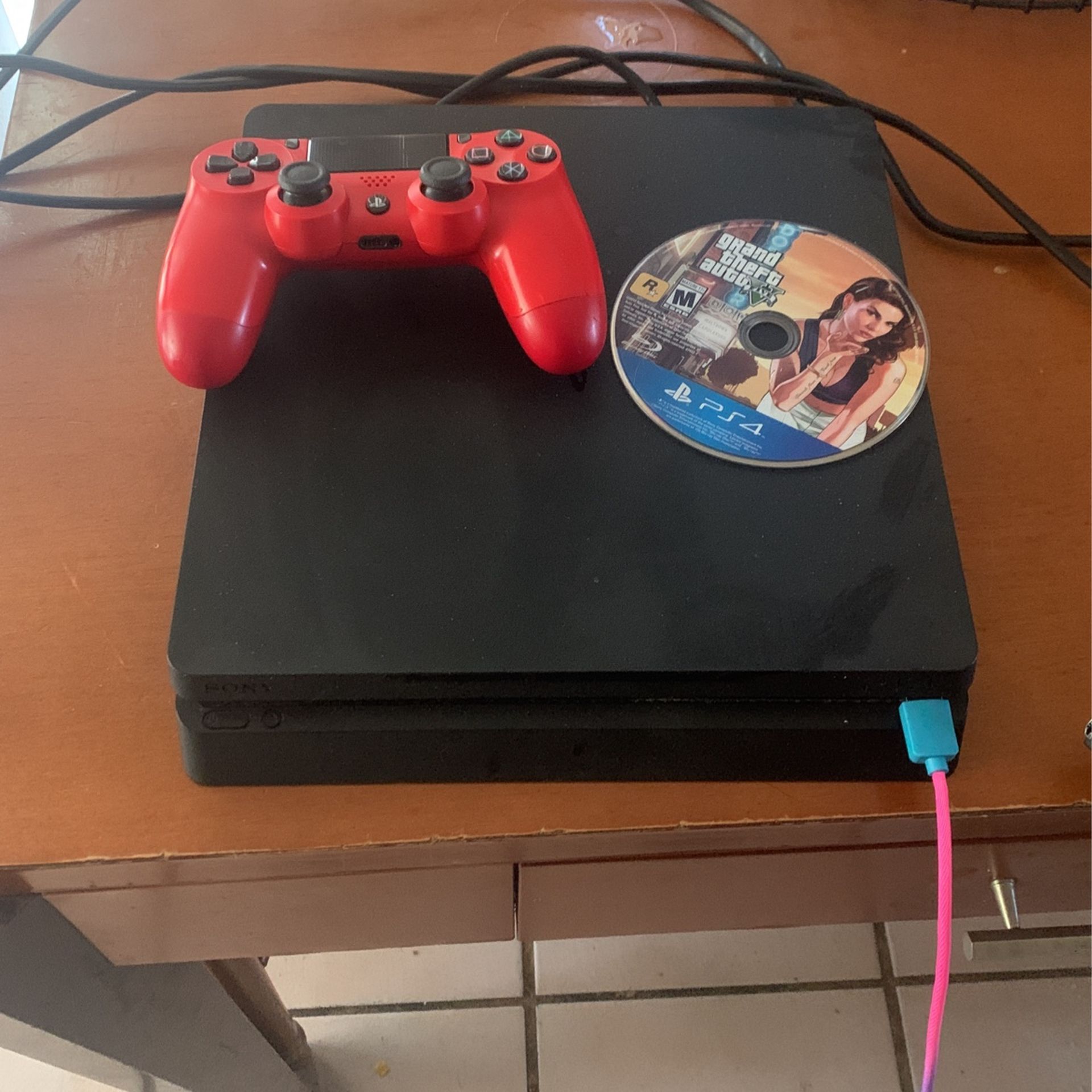 PS4 Slim (800GB) 