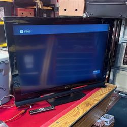 Sony Bravia  KDL 40S4100  W/ Remote 