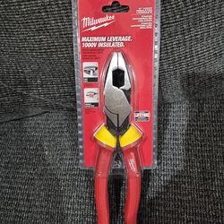 Milwaukee 9 inch lineman pliers insulated