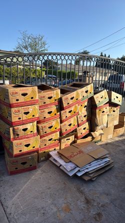 Free clean boxes for storage or Moving