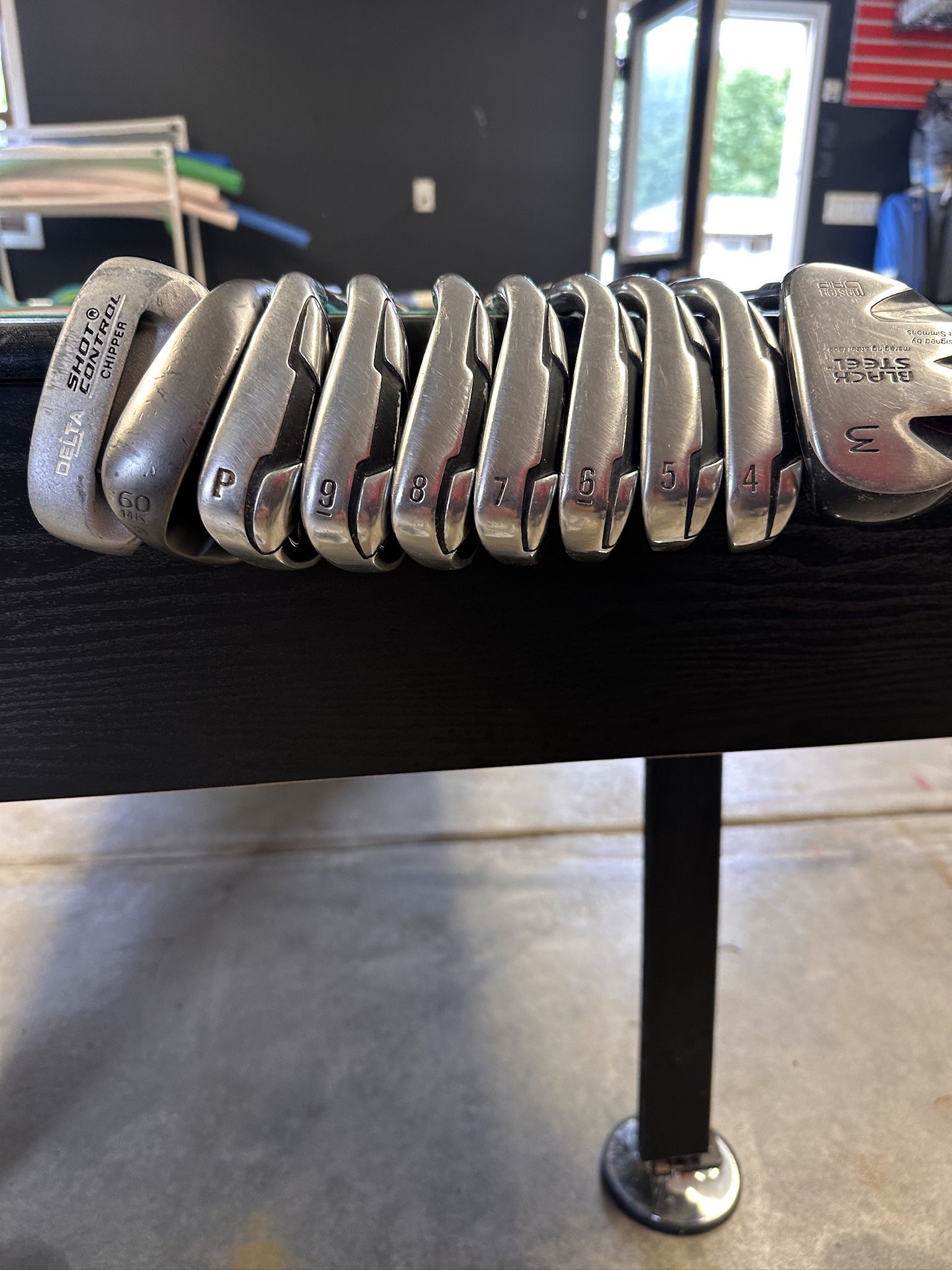 Nike VORTEX irons/ Titleist 60° Wedge/Chipper