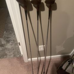 Vintage Golf Clubs (Wilson, Gene Sarazen stroke master clubs, Lou Hamel).   * Bag is posted separate