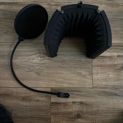 Vocal Isolation Shield & Pop Filter