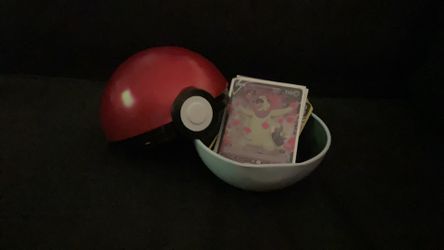 Pokeball Mystery Tin (Comes with 20 cards!)