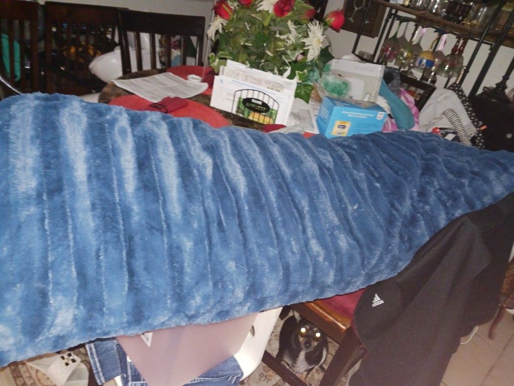 Got 2 New Soft Red An Ue Body Pillows 10 Each Look My Post Moving