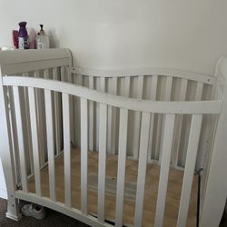 Baby Crib 