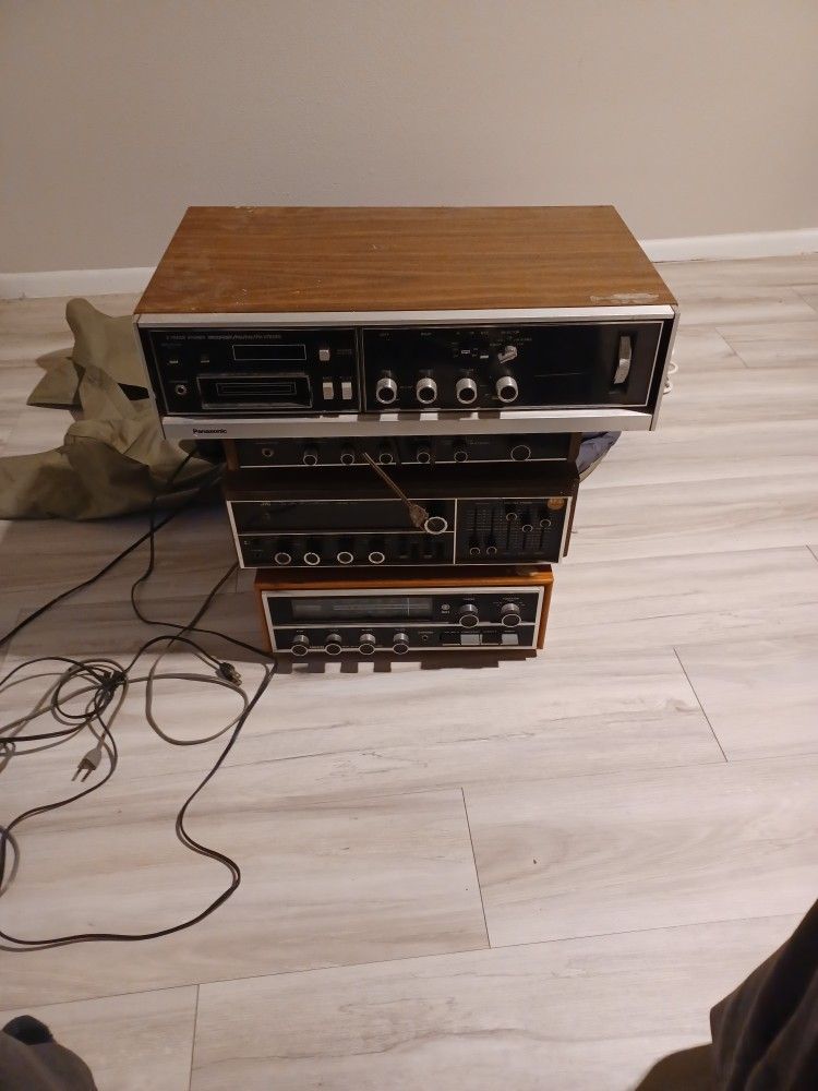 Vintage Stereo Equipment 