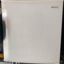 Magic Chef Mini fridge
