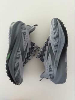 Brooks Ghost Men’s Low Top Lace-Up Athletic Sneakers Gray/Black Solid 9.5