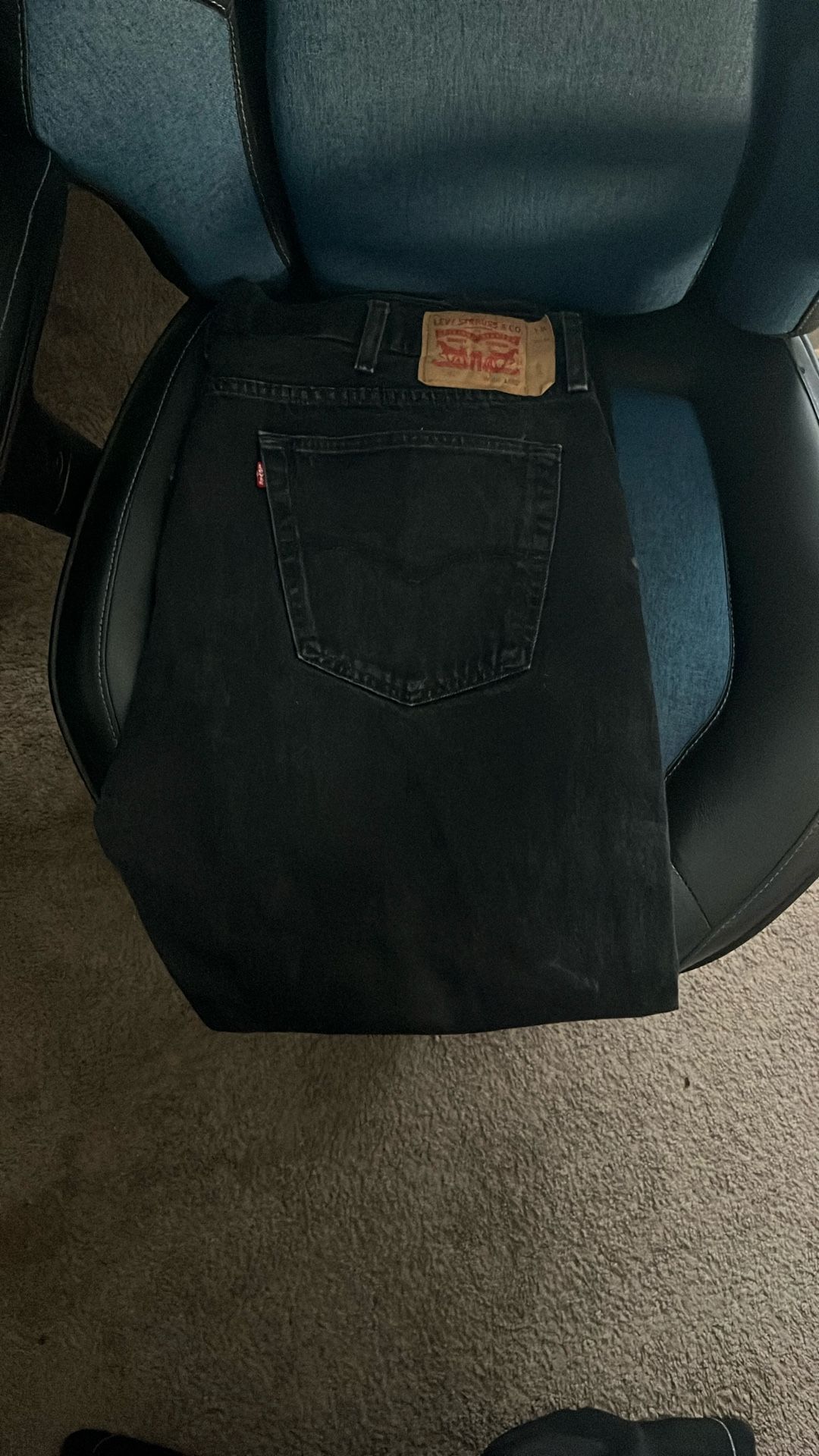 Black Washed Levi’s
