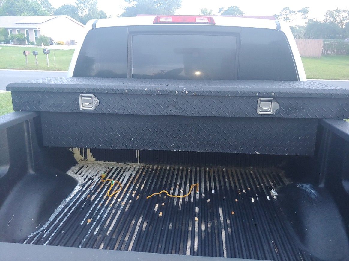 Truck storage box it's on a 2012 Nissan Titan for Sale in Orlando, FL