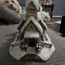 Thomas Kinkade Hawthorne Village “Light of Hope Church” – Lighted