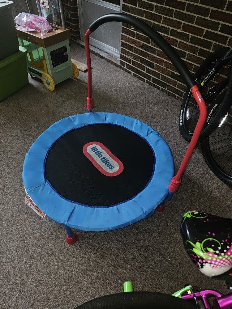Little Tikes Kid Trampoline