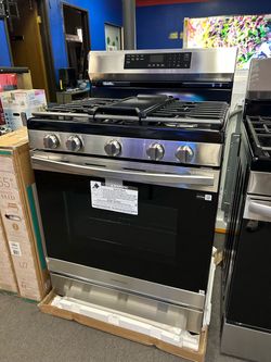 Samsung Gas Range with Airfry!