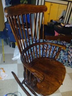 Nursery home living room BEAUTIFUL VINTAGE ROCKING CHAIR