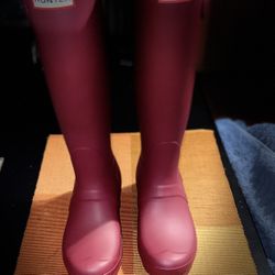 Women’s HUNTER Pink Rubber Knee High Boots Galoshes NEW 