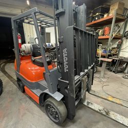 Toyota Forklift - 2006 - Used - Good Condition 