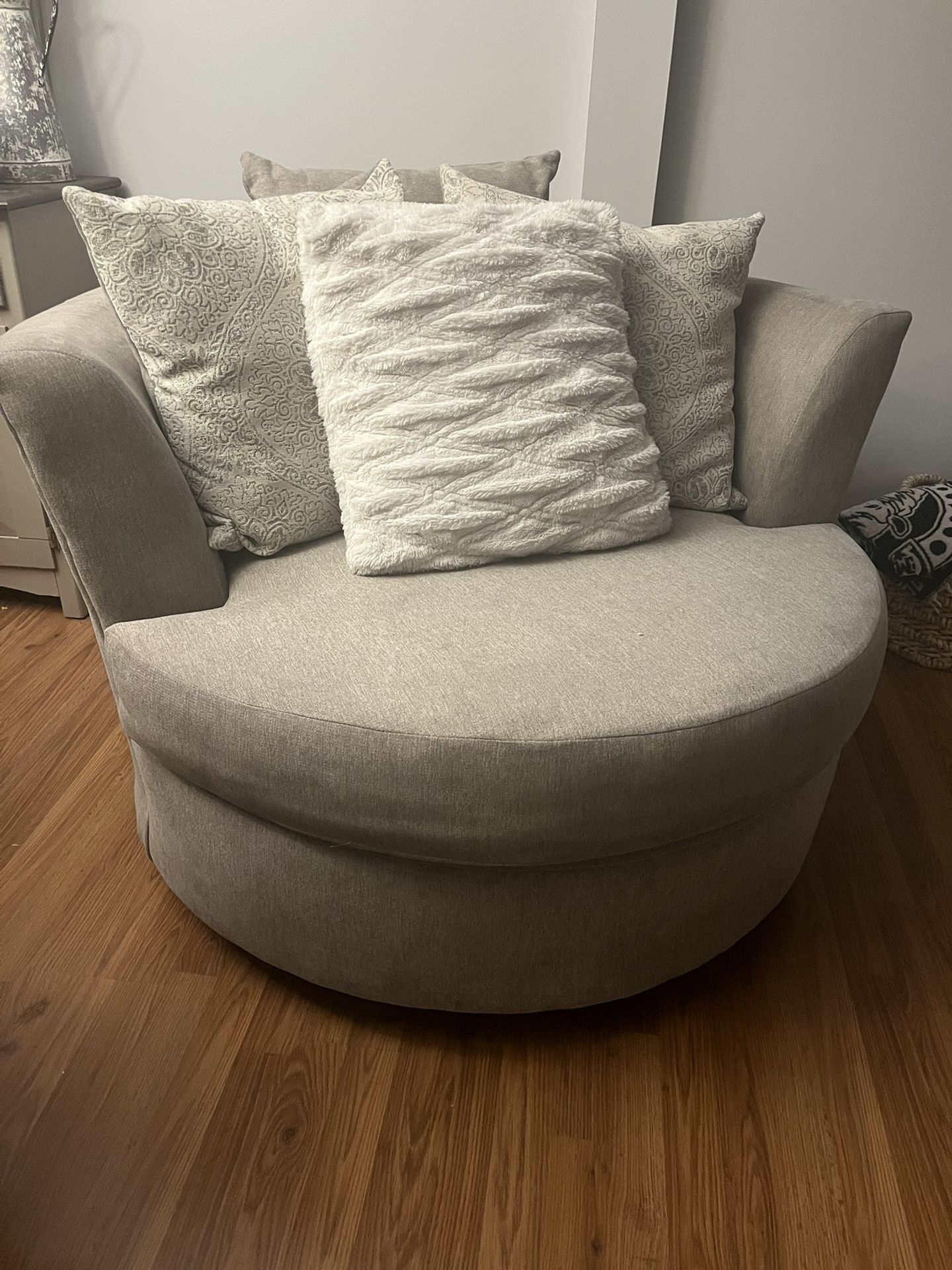 round living room chair