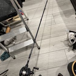 Bass pro Qualifier Bait Caster Combo 2 Piece 