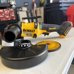 DEWALT FLEXVOLT 60V MAX Cordless Brushless 4.5 in. to 6 in. Small Angle Grinder with Kickback Brake (Tool Only)