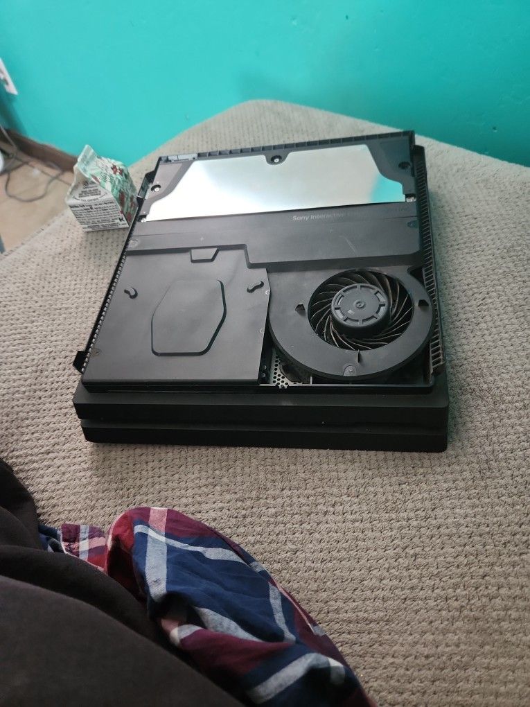Broken Ps4 Pro For Parts for Sale in Lamont, CA OfferUp