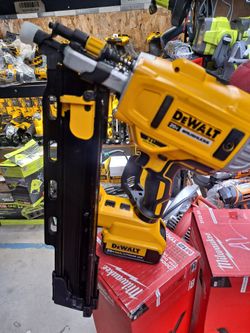 
DEWALT
20-Volt 21° Cordless Framing Nailer (Tool-Only)