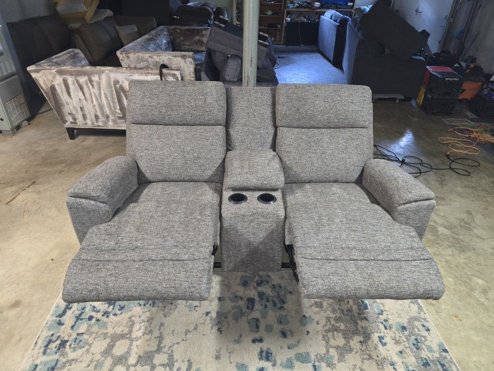 La-Z-Boy Jay Linen Manual Reclining Loveseat with Console